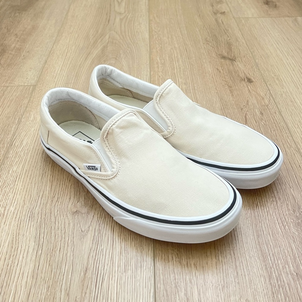 Off white Slip on Vans